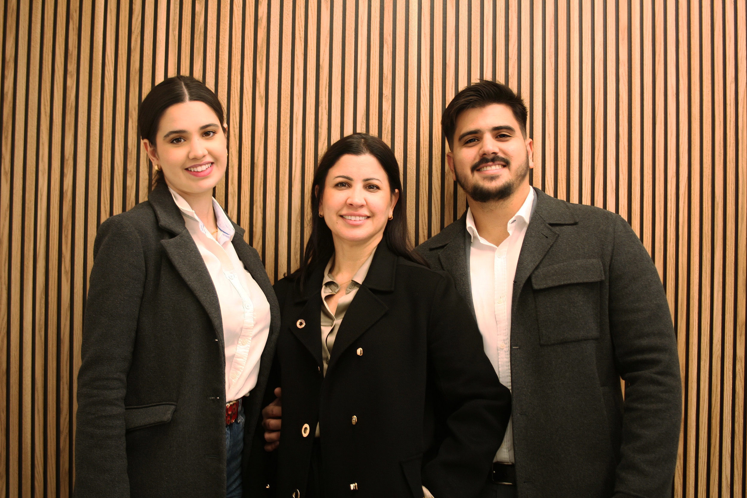 Equipo de la inmobiliaria Soto Servicios Inmobiliarios en Valencia - Katia, Carol y Raul Soto